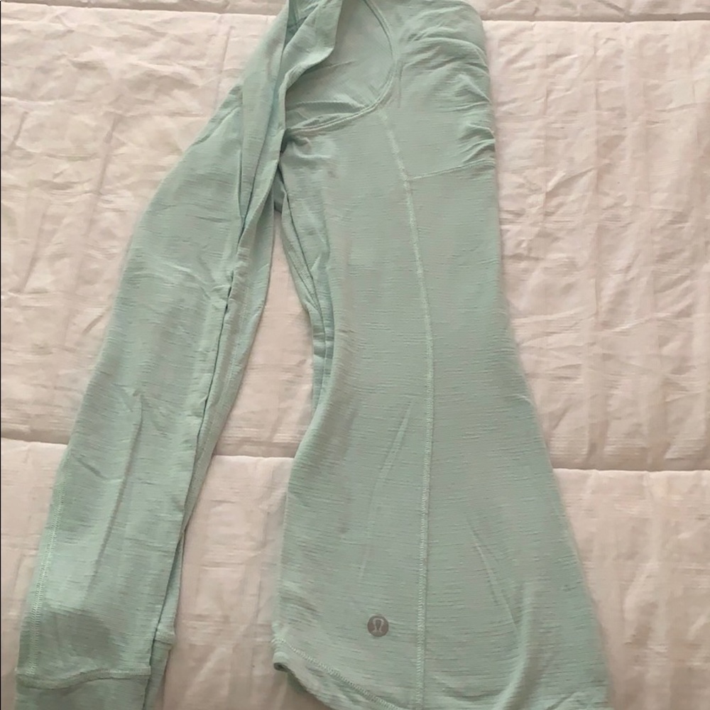 Long sleeve lululemon lightweight shirt